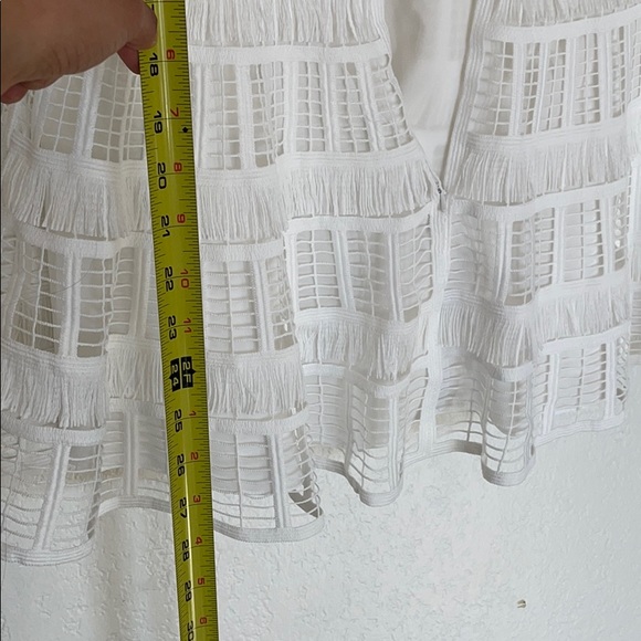 White blouse - Picture 9 of 9